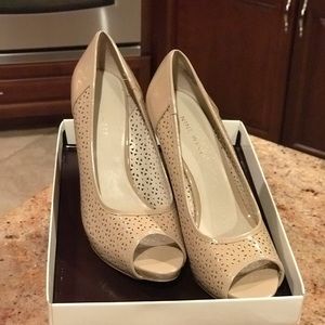 Nine West wedge heel open toe 7.5